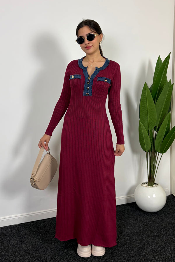 Robe Longue en Maille avec Finitions Denim & Boutons Dorés