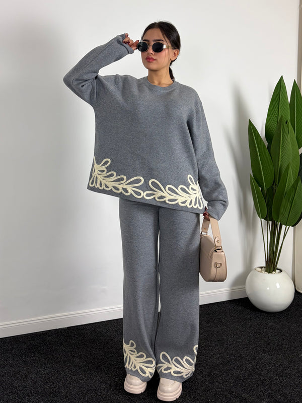 Duo Knitwear Élégant – Détail Feuillage Raffiné